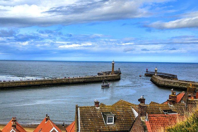 Steam Trains, Whitby, and the North York Moors Full-Day Tour from York - Stop 4: Whitby Harbour for Legends, Lunch, and Independent Time