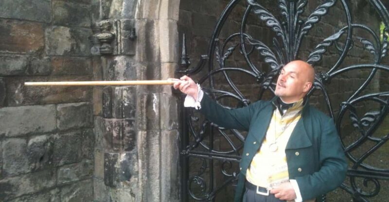 Stirling Castle and the Old Town: Private Walking Tour - The Experience in Detail