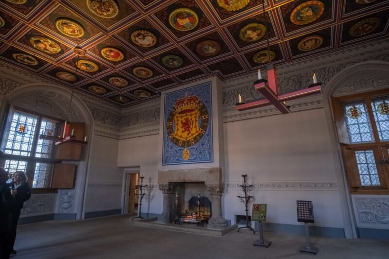 Stirling Castle: Skip-the-Line Guided Tour in Spanish - Who Should Consider This Tour?