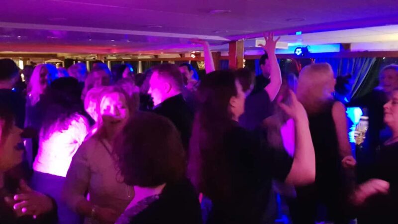 Stockholm All-You-Can-Eat Shrimp or Tacos Cruise & Coverband - The Value of the Experience