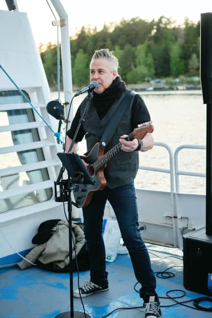 Stockholm All-You-Can-Eat Shrimp or Tacos Cruise & Livemusic - FAQ