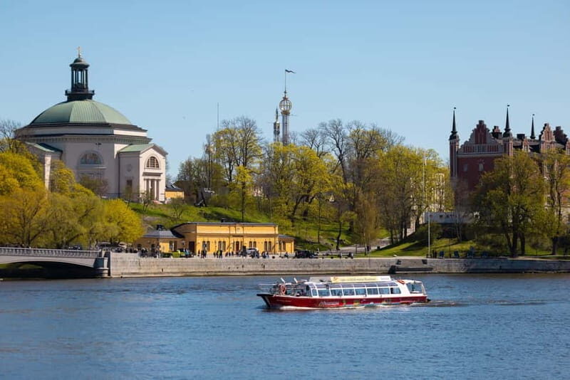 Stockholm: City Cruise with Fresh Pizza - Key Points