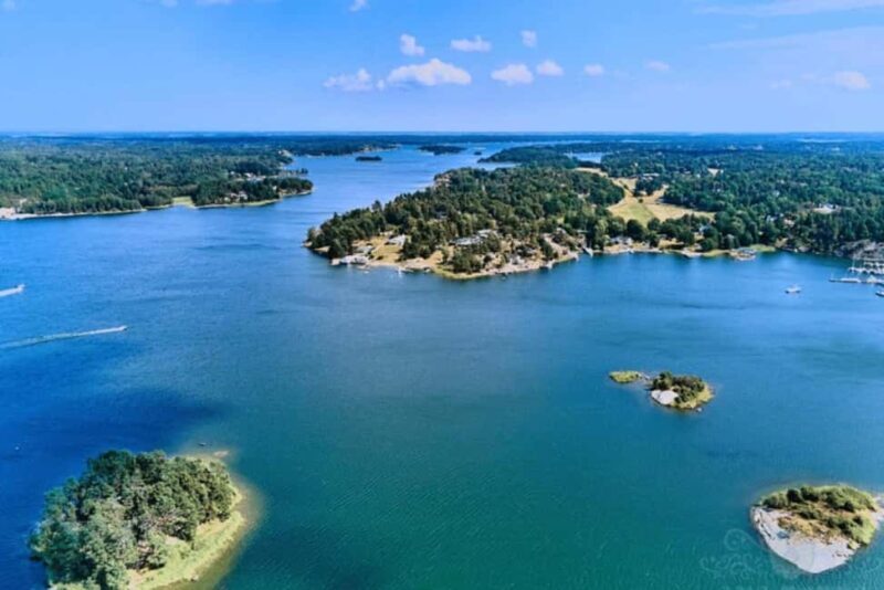 Stockholm: Guided Archipelago Boat Tour to Fjäderholmarna - Key Points