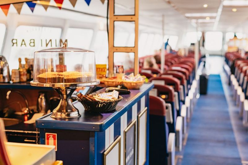 Stockholm: Highlights Boat Tour - Weather and seasons: winter warmth and summer crowds