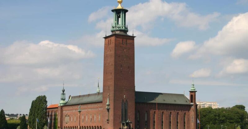 Stockholm Must See: City Hall, Gamla Stan and Vasa Museum - Key Points