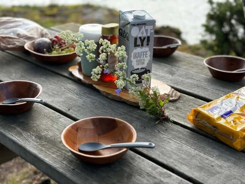 Stockholm nature: Outdoor daycamping with Campfire - Cooking Over a Campfire