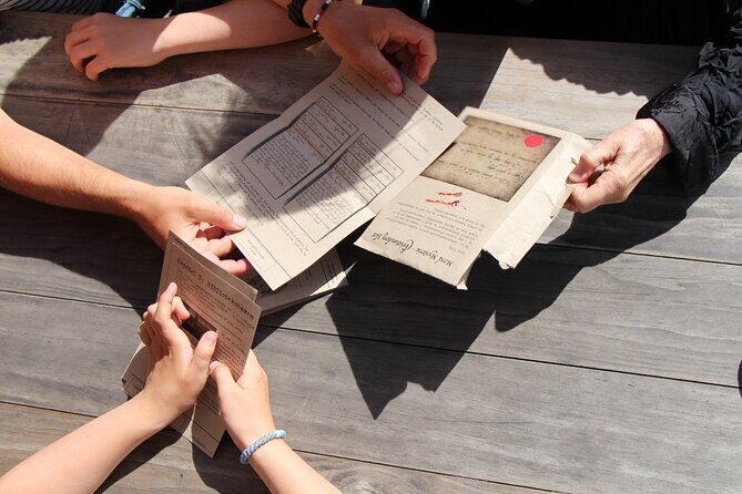 Stockholm Self-Guided Murder Mystery Tour by the Royal Palace - A Closer Look at the Experience