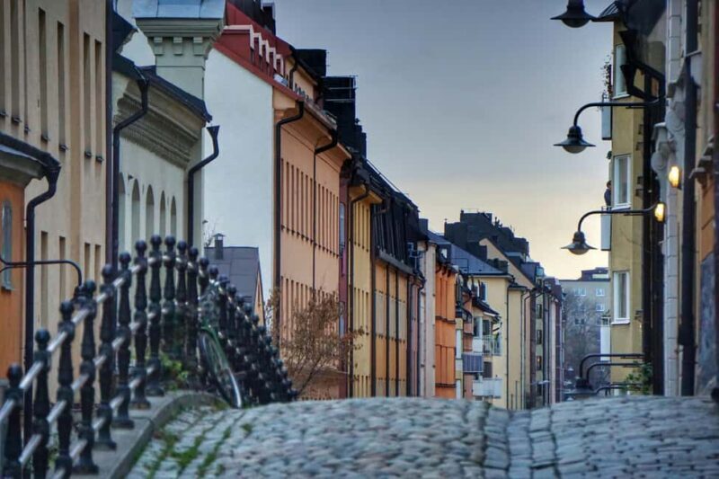 Stockholm: Songs, Stories & Fika Södermalm Winter Tour - Uncovering Royal and Industrial Past