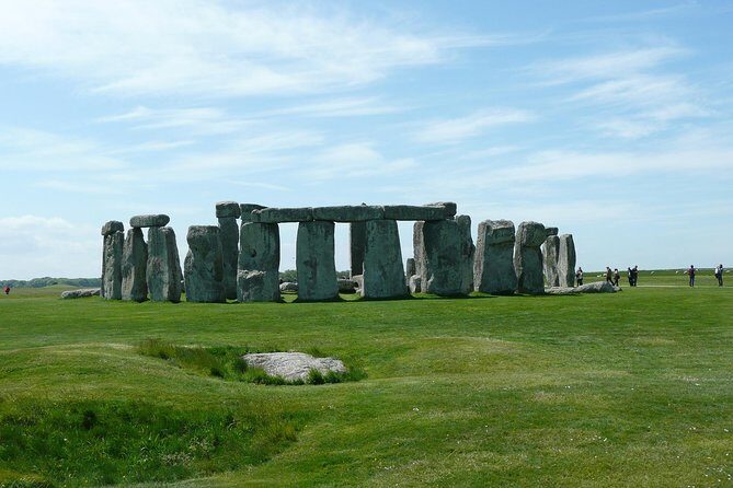 Stonehenge Independent Visit with Private Driver by Luxury Sedan - Understanding the Cost & Value