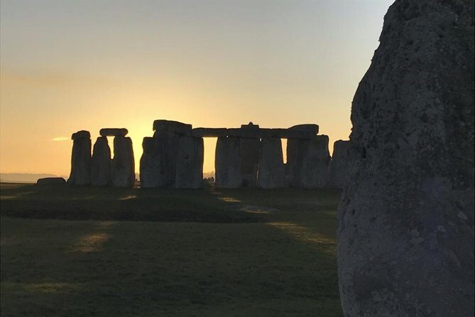 Stonehenge Independent Visit with Private Driver by Luxury Sedan - FAQs