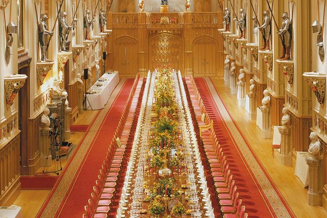 Stonehenge, Windsor Castle and Bath with Pub Lunch in Lacock - Bath by coach and on foot: Georgian gold with Roman leftovers