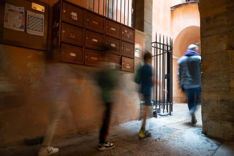 Storytelling tour of the Vieux-Lyon for children in French - Key Points