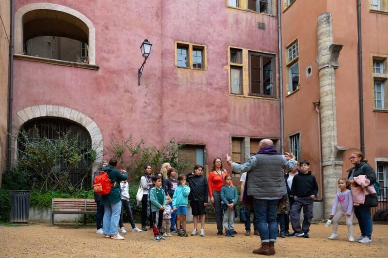 Storytelling tour of the Vieux-Lyon for children in French - An In-Depth Look at the Tour