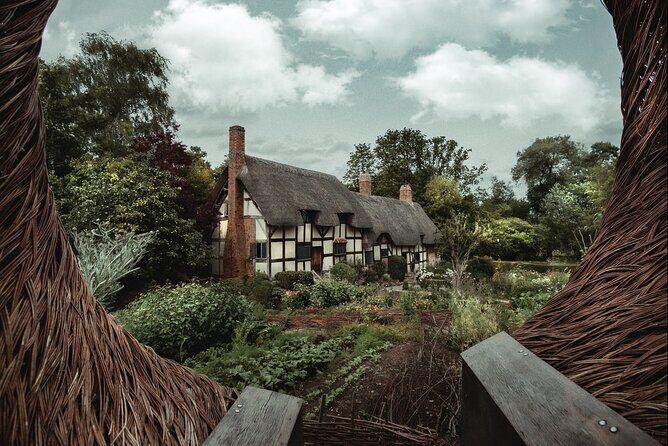 Stratford-Upon-Avon Audio Walking Tour: Shakespeare's Life - The Price and Value Proposition