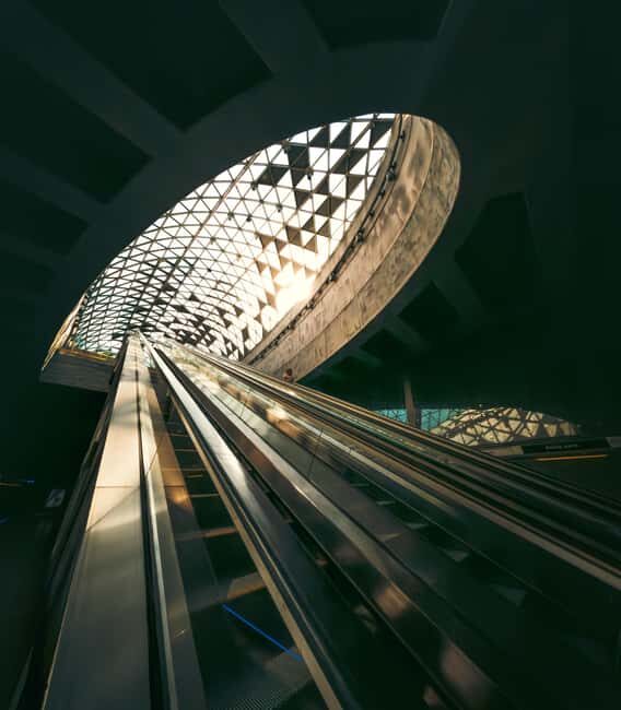 Street photography with your smartphone, tour of Budapest - What’s Included and What’s Not?