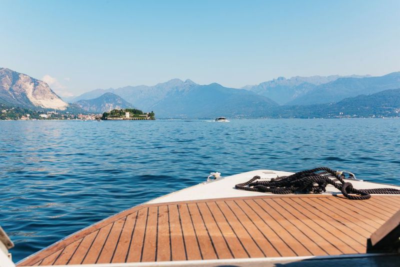 Stresa: 3 Borromean Islands Hop-On Hop-Off Boat Tour - The speedboat experience: comfortable rides and frequent connections