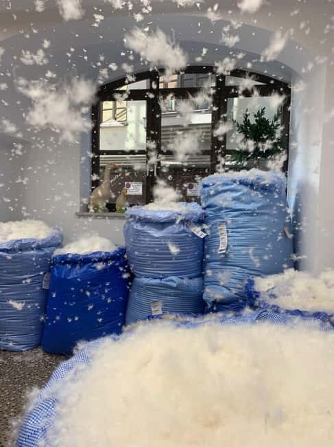 Stuff YOUR own pillow at Betten Huber in Augsburg - The Value of the Experience