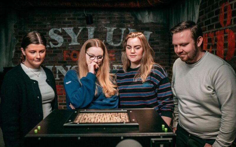 Stuttgart: The Cube Escape Boxes | Team Challenge - An Honest Look at Stuttgart’s The Cube Escape Boxes | Team Challenge