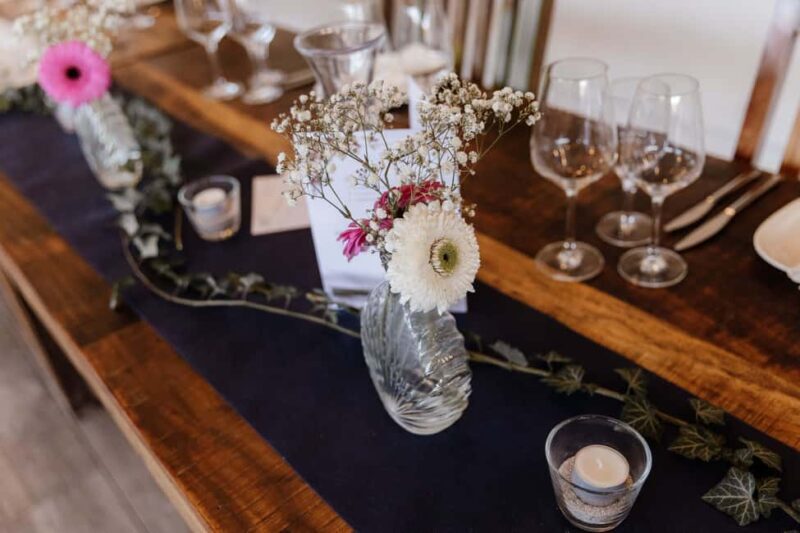 Stuttgart: Valentine's Day Candlelight Dinner - Key Points