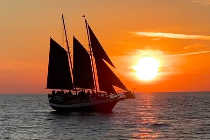 Suncoast Sailing's Sunset Sailing Experience! - Key Points