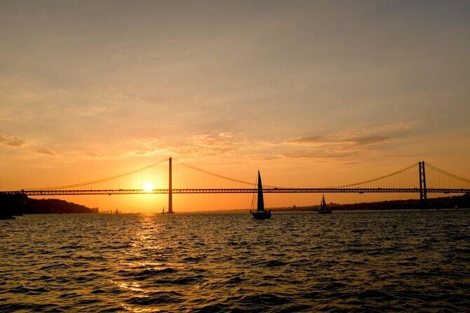 Sunset and Sea Food in Cacilhas - An Introduction to the Tour