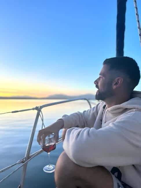 Sunset Apéritif on a 15m sailing boat - The Experience’s Strengths and Limitations