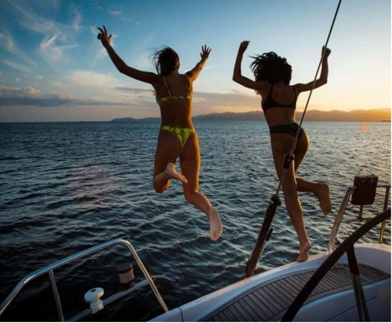 Sunset Aperitif on a Boat  Castro - Who Should Consider This Experience?