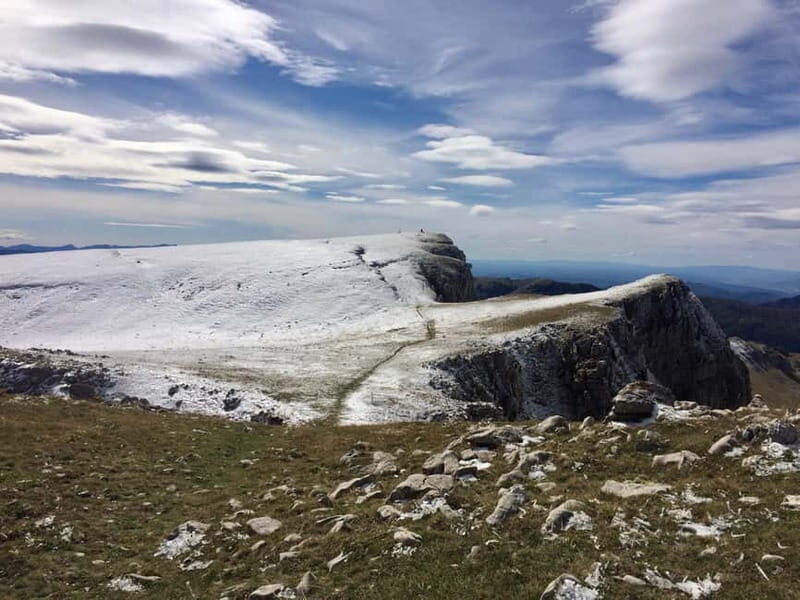 Sunset at the Monges lake and peaks - FAQ