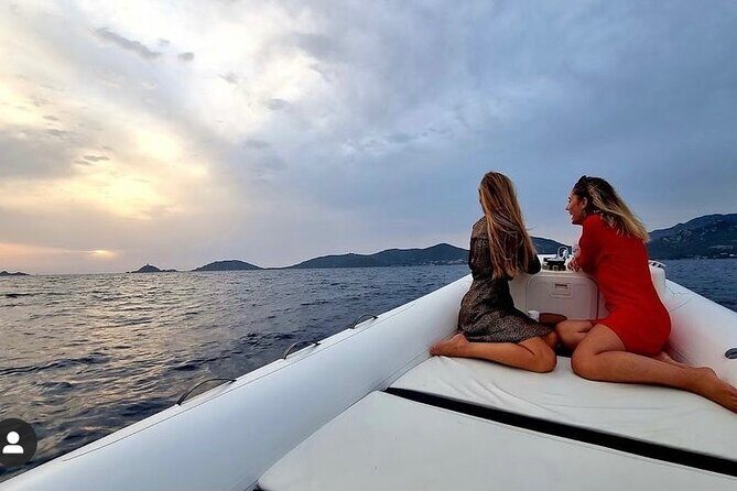 Sunset boat cruise with Aperitif at the Sanguinary Islands - FAQ
