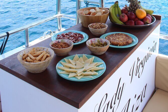 Sunset Boat Tour in Ibiza with All Inclusive - FAQ