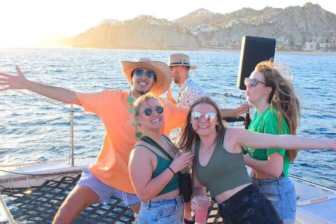 Sunset Boat Tour Includes Open Bar and Dinner - FAQ