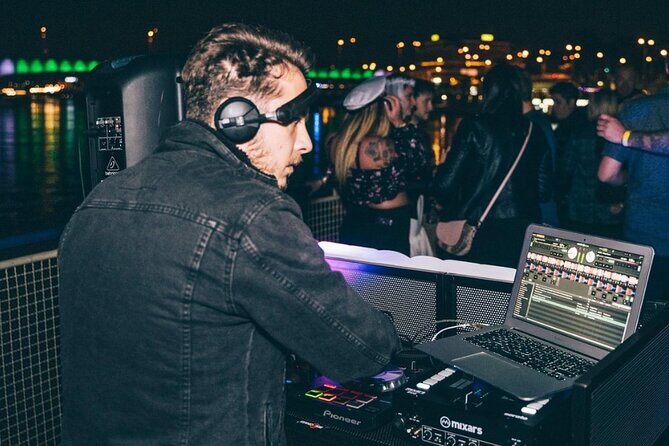 Sunset Boat Tour with Unlimited Drinks in Warsaw - How Does It Value-Add?