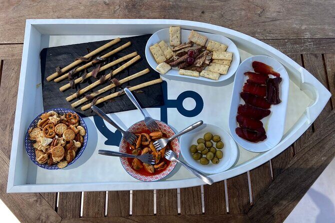 Sunset Boattrip + Tapa + Cava - The Sum Up