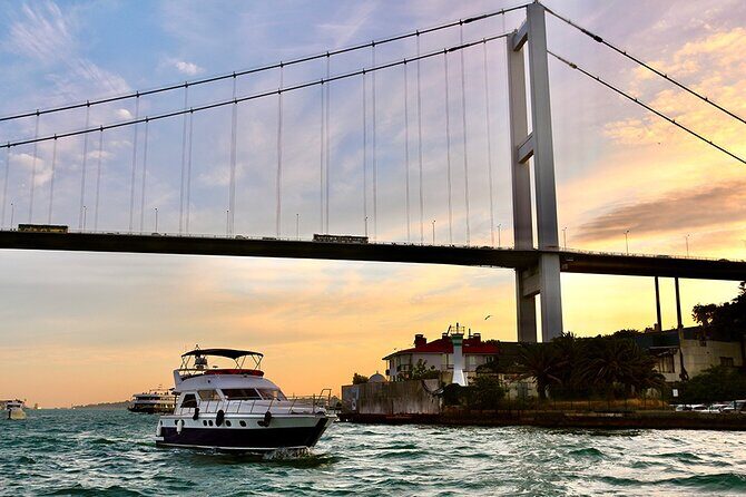 Sunset Bosphorus Yacht Tour in Istanbul - Key Points
