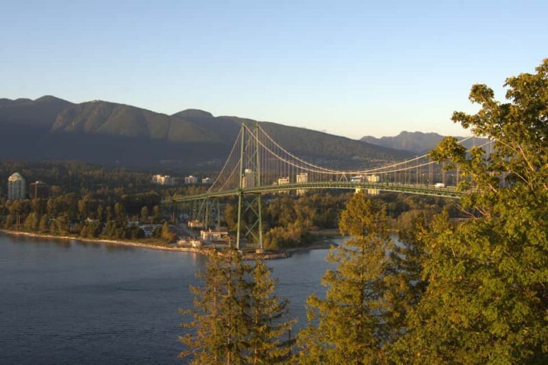 Sunset Bus Tour: Stanley Park & English Bay Photostops - The Itinerary Breakdown and Why It Matters