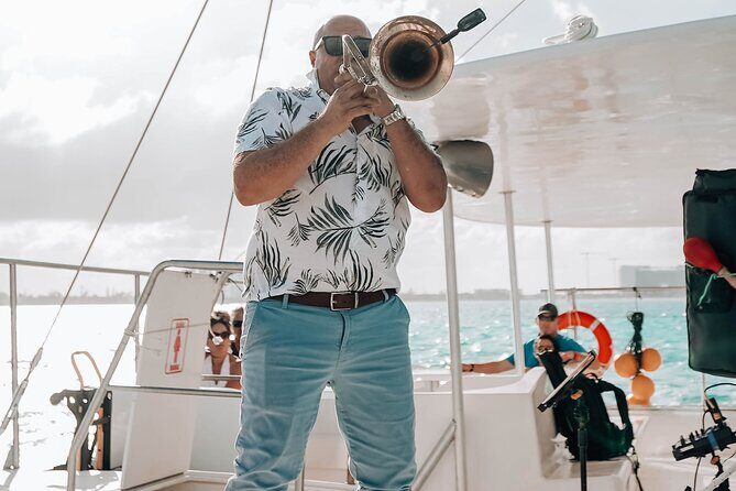 Sunset Catamaran to Isla Mujeres + Transportation from Cancún - Exploring the Sunset Catamaran Experience