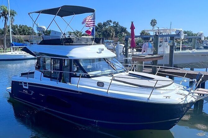 Sunset Champagne and Charcuterie Charter in Tampa (Private avail) - Review of the Sunset Champagne and Charcuterie Charter in Tampa