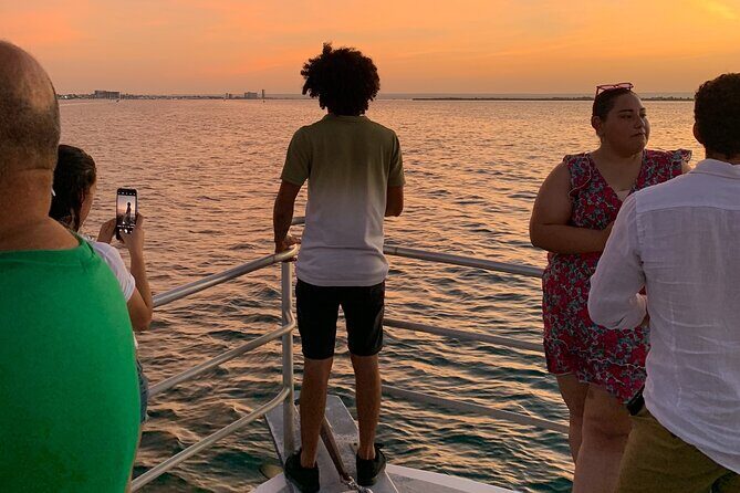 Sunset Cruise in La Paz - Who Is This Tour Best Suited For?