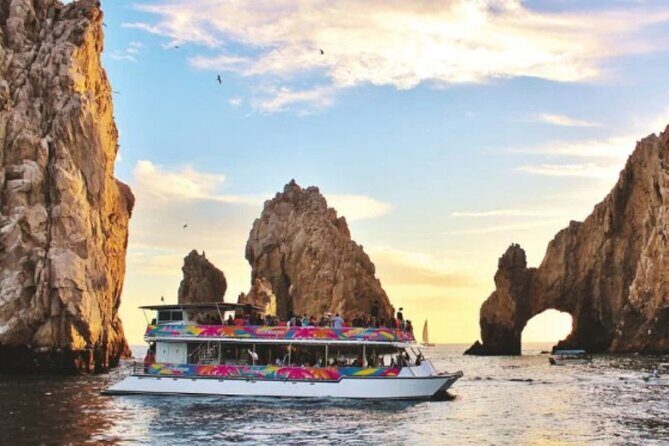 Sunset Cruise with Dinner and Open Bar - Sunset Cruise with Dinner and Open Bar: A Relaxed Look at a Cabo Classic