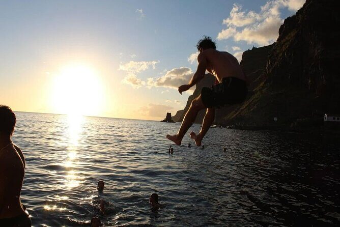 Sunset Cruise with Dinner on Board - Sunset Cruise with Dinner on Board: A Relaxed Slice of Madeira’s Coastline