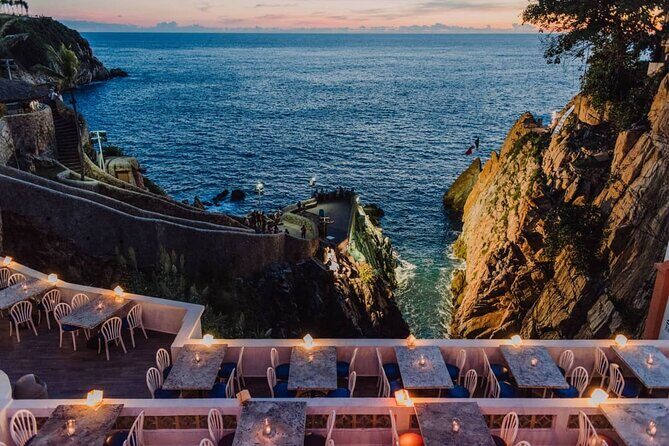 Sunset Dinner and Cliff Divers in Acapulco - Who Will Love This Tour?