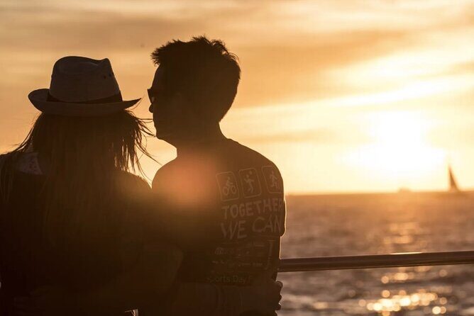 Sunset Dinner Cruise in Los Cabos - The Realities: Pros and Cons Based on Reviews