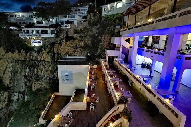 Sunset + High Cliff Divers La Quebrada at La Perla - Only Drinks - Practical Tips for Your Visit