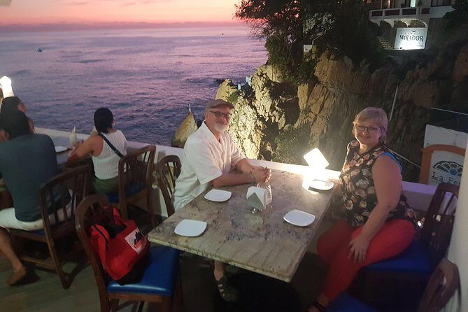 Sunset + High Cliff Divers La Quebrada at La Perla - Only Drinks - FAQs