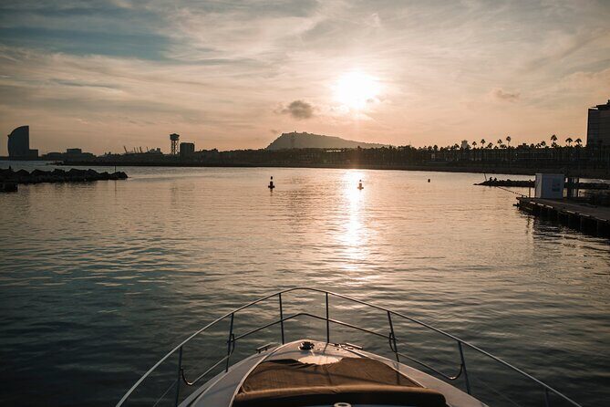 Sunset in a Private Motor Yacht - Setting the Scene: What’s the Experience Like?