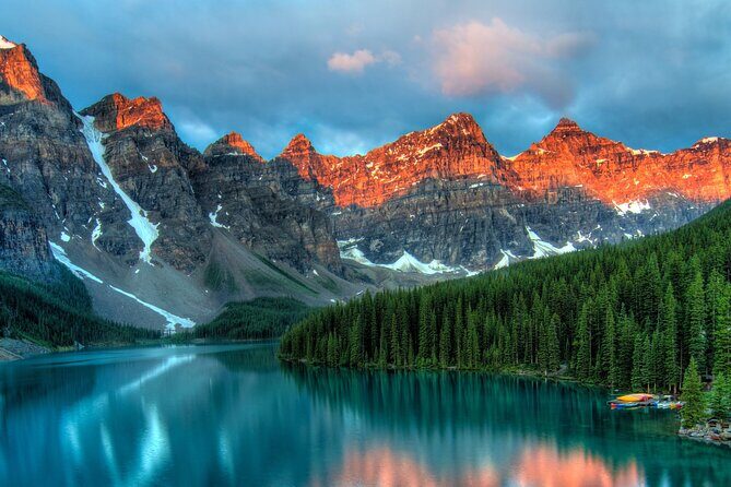Sunset in Moraine and Lake Louise Tour at 6:00 pm - Transport and Timing