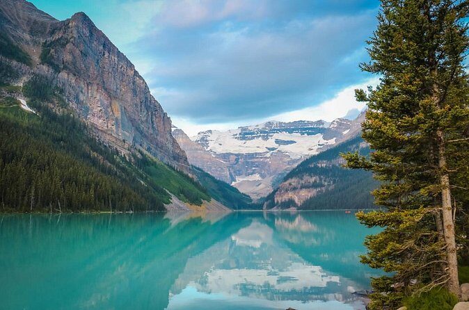 Sunset in Moraine and Lake Louise Tour at 6:00 pm - FAQs