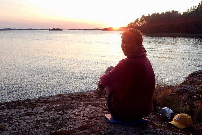 Sunset kayak tour with fika on Stockholms lakeside - FAQs