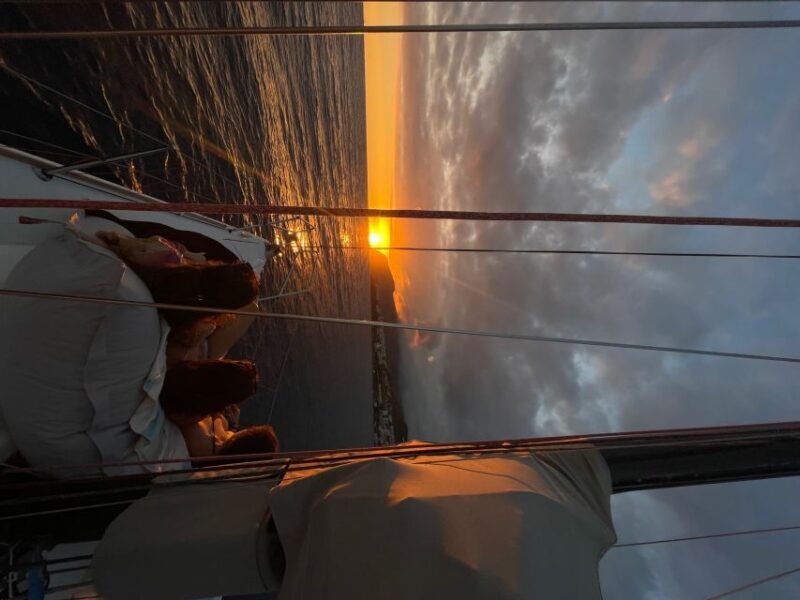 Sunset on a sailing boat - Key Points