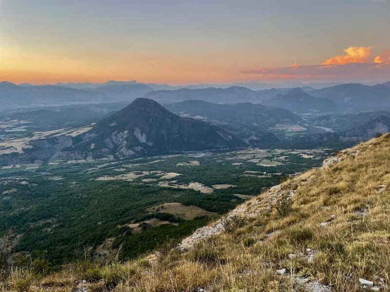 Sunset on Gâche mountain - Panoramic view of the Alps - Exploring the Sunset on Gâche Mountain – A Beautiful Panorama of the Alps